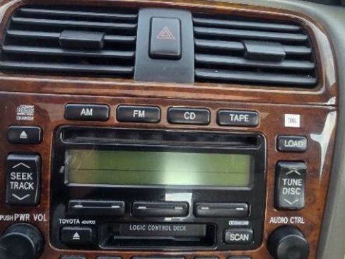 Used 2002 Toyota Avalon XLS image 12