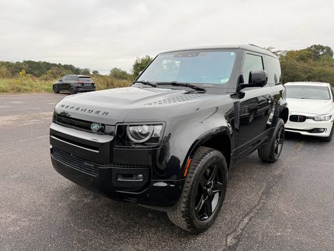 Used 2022 Land Rover Defender 90 X-Dynamic SE image 2