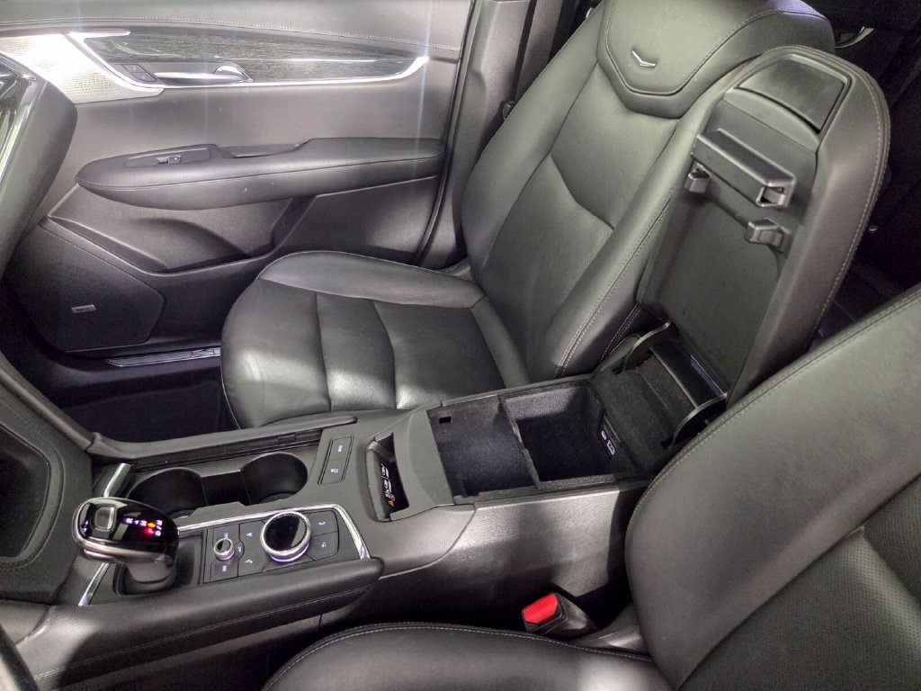 Used 2021 Cadillac XT5 Premium Luxury w/ LPO, Floor Liner Package AWD/4WD image 20