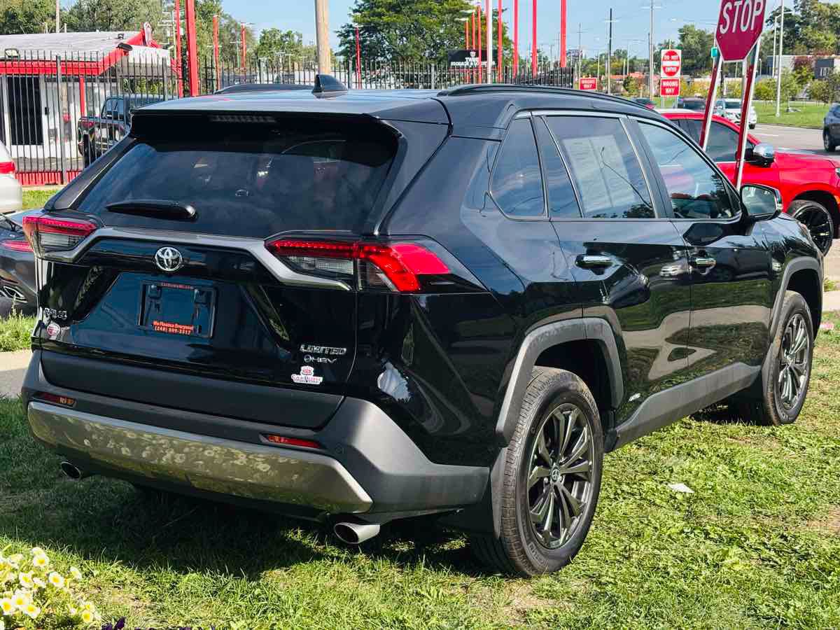 Used 2025 Toyota RAV4 Limited w/ Weather Package AWD/4WD image 7