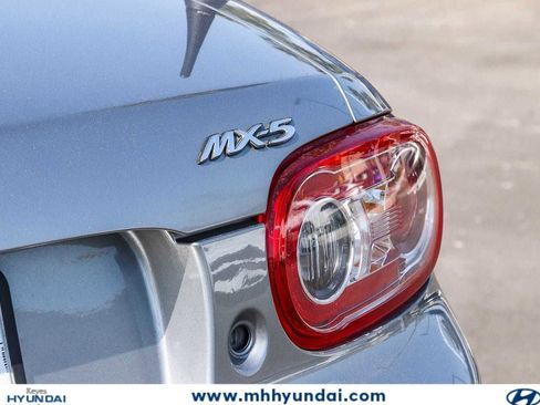 Used 2015 MAZDA MX-5 Miata Grand Touring w/ Premium Package RWD image 10
