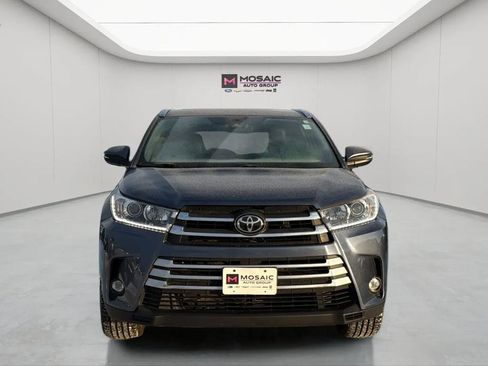 Used 2019 Toyota Highlander Limited image 2