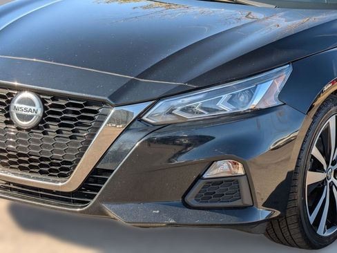 Used 2021 Nissan Altima 2.5 SR w/ SR Premium Package image 11