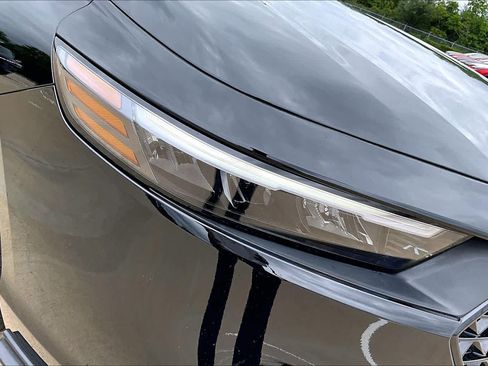 Used 2025 Honda Accord SE image 28