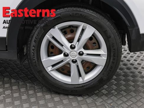 Used 2022 Nissan Kicks S FWD image 32