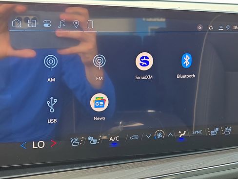 New 2026 Chevrolet Suburban Premier w/ Sun And Tow Package AWD/4WD image 32