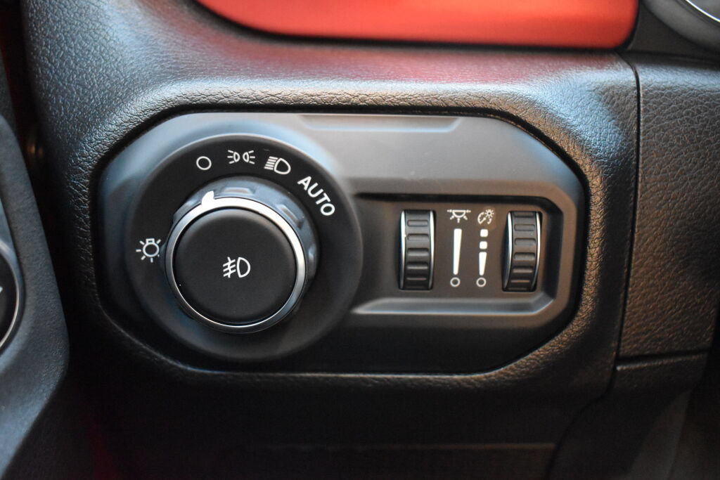Used 2021 Jeep Wrangler Unlimited Rubicon AWD/4WD image 14