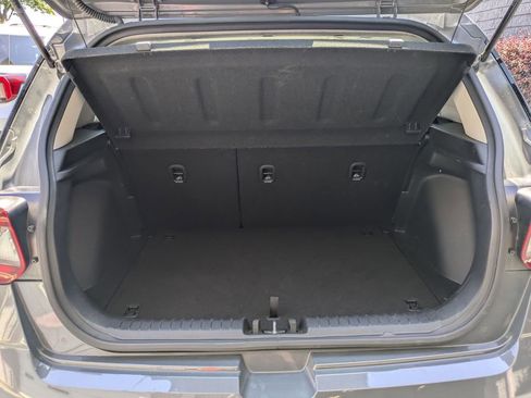 Used 2025 Hyundai Venue SEL FWD image 28