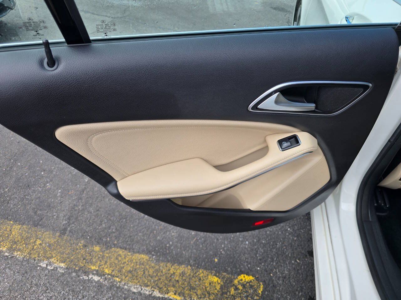 Used 2019 Mercedes-Benz CLA 250 4MATIC image 21