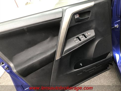 Used 2014 Toyota RAV4 LE image 9