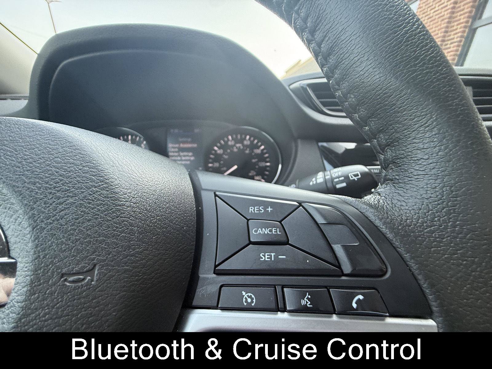 Used 2020 Nissan Rogue S w/ Special Edition Package FWD image 12