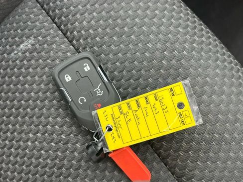 Used 2023 GMC Acadia SLE w/ Driver Convenience Package FWD image 35