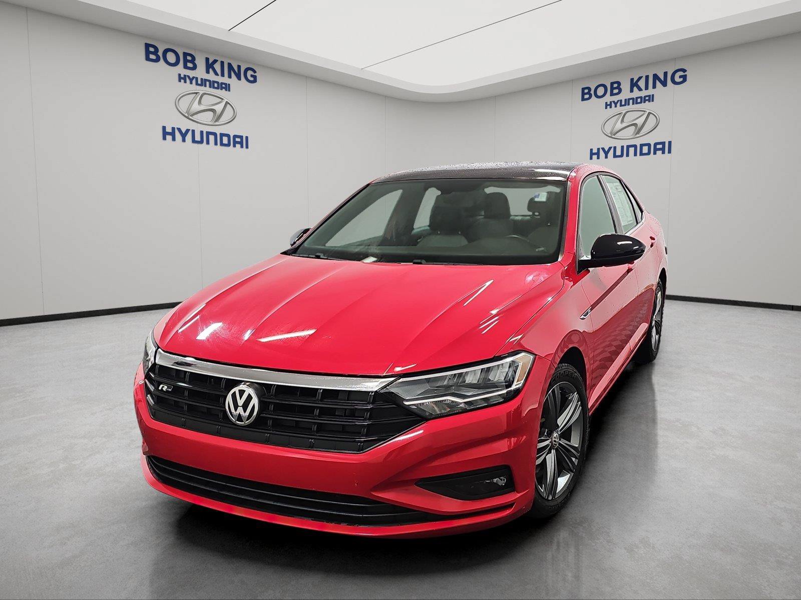 Used 2021 Volkswagen Jetta R-Line w/ R-Line Cold Weather Package FWD image 1