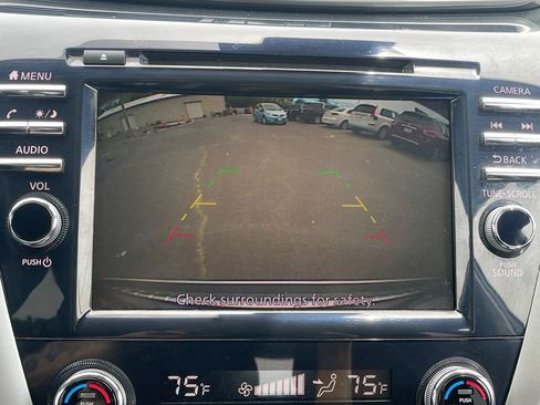 Used 2022 Nissan Murano S AWD/4WD image 29