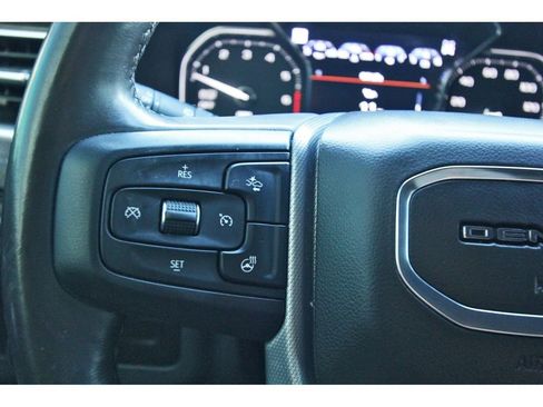 Used 2021 GMC Yukon Denali w/ Denali Premium Package image 16