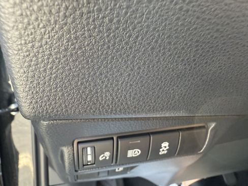 Used 2025 Toyota Corolla Cross AWD Hybrid image 16