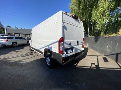 Used 2026 RAM ProMaster 2500 w/ Convenience Group FWD image 4