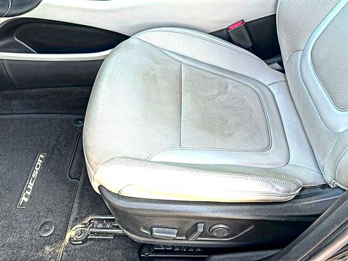 Used 2024 Hyundai Tucson Limited FWD image 15