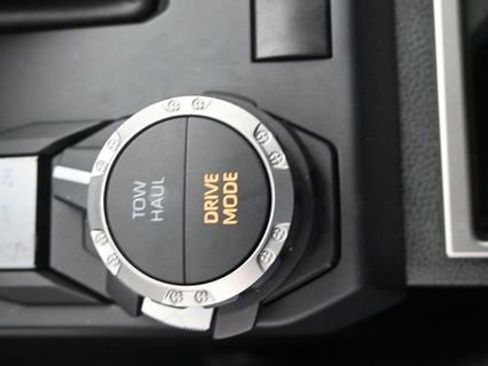 Used 2025 Toyota Tacoma TRD Sport AWD/4WD image 16