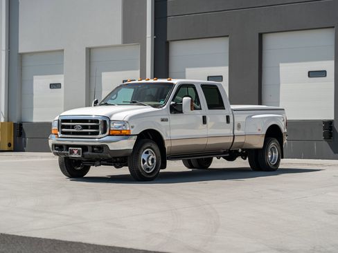 Used 1999 Ford F350 4x4 Crew Cab DRW Super Duty image 3