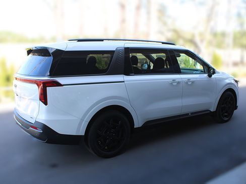 New 2026 Kia Carnival SX w/ SX Dark Edition Package image 9