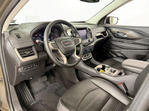 Used 2024 GMC Terrain Denali w/ Denali Premium Package AWD/4WD image 10