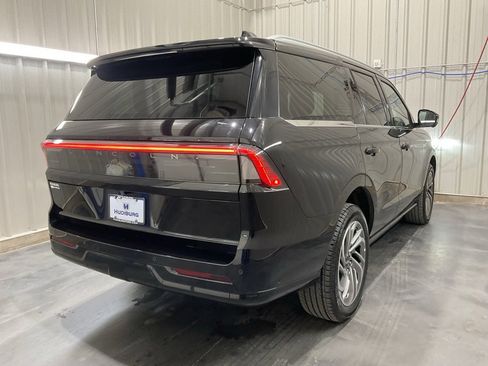 Used 2025 Lincoln Navigator Reserve image 25