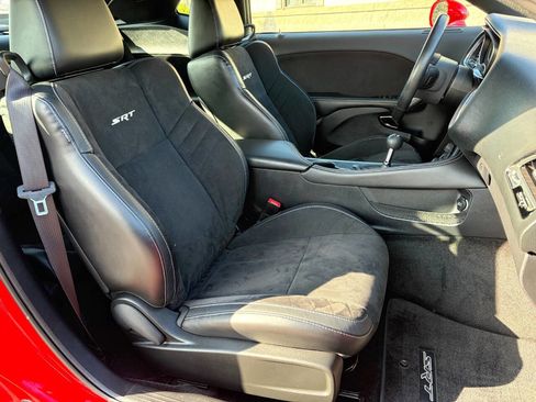 Used 2015 Dodge Challenger SRT Hellcat image 10