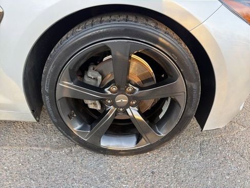 Used 2019 Genesis G70 2.0T Advanced w/ Sport Package image 9