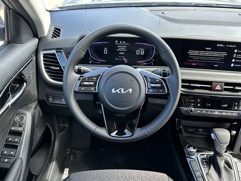 New 2026 Kia Seltos S FWD image 9