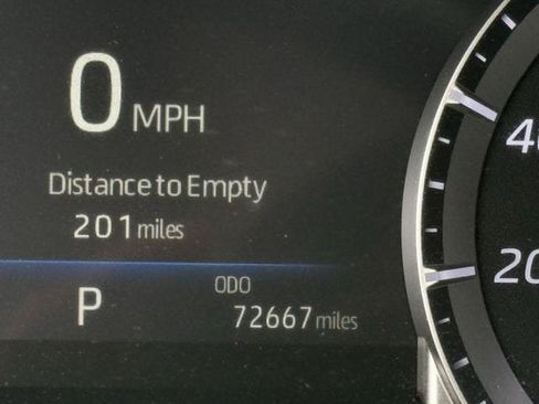 Used 2021 Toyota Highlander XLE FWD image 16