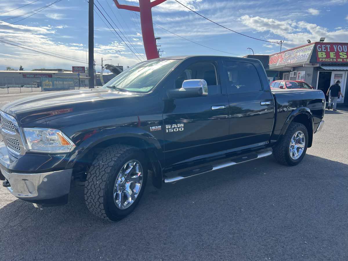 Used 2014 RAM 1500 Laramie w/ Trailer Tow Group AWD/4WD image 3