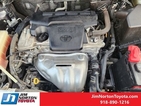 Used 2018 Toyota RAV4 LE image 32