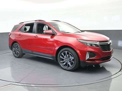 Used 2022 Chevrolet Equinox RS w/ RS Leather Package image 8