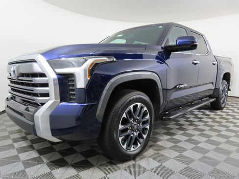 Used 2025 Toyota Tundra Limited AWD/4WD image 2