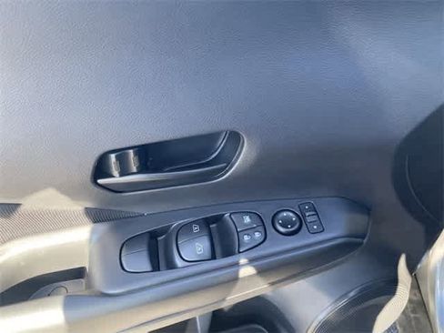 New 2025 Nissan Kicks Play S image 19