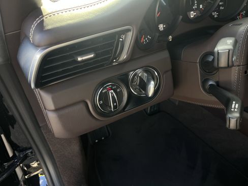 Certified 2019 Porsche 911 Targa 4 GTS image 9