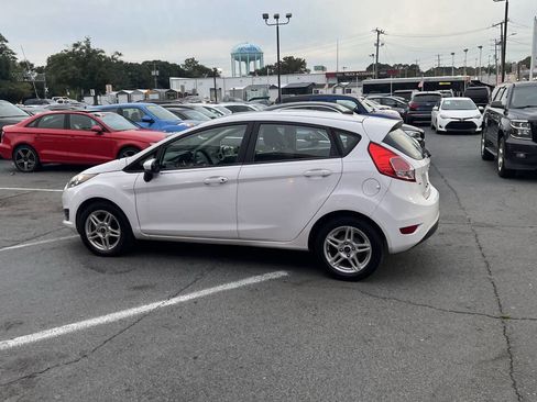 Used 2018 Ford Fiesta SE image 8