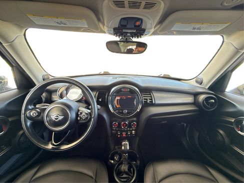 Used 2018 MINI Cooper 4-Door Hardtop FWD image 24