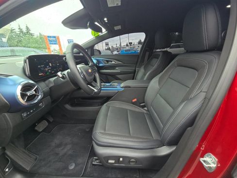 Used 2025 Chevrolet Equinox EV LT w/ Convenience Package FWD image 20