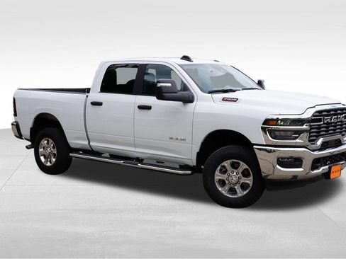 Certified 2026 RAM 2500 Big Horn AWD/4WD image 2