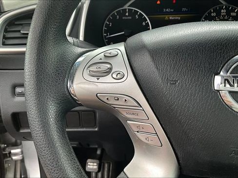 Used 2017 Nissan Murano S FWD image 11