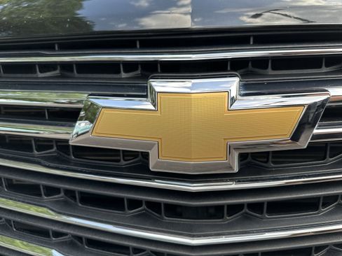 Used 2022 Chevrolet Traverse LT FWD image 28