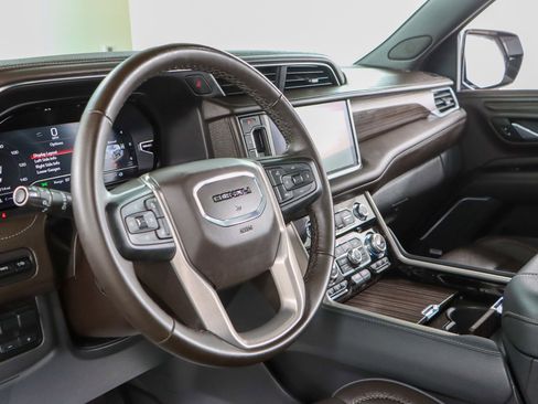 Used 2024 GMC Yukon XL Denali w/ Max Trailering Package image 27