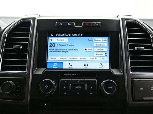 Used 2017 Ford F350 XLT w/ XLT Premium Package image 31