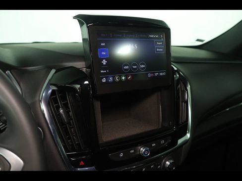 Used 2023 Chevrolet Traverse LT FWD image 15