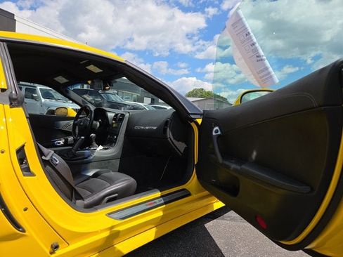 Used 2009 Chevrolet Corvette Z06 w/ Preferred Equipment Group RWD image 13