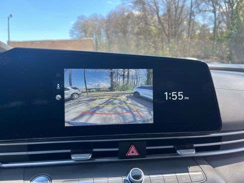 Used 2025 Hyundai Elantra SEL image 22