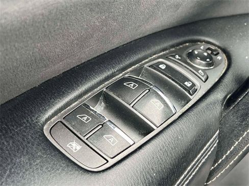 Used 2017 Nissan Armada SV image 15