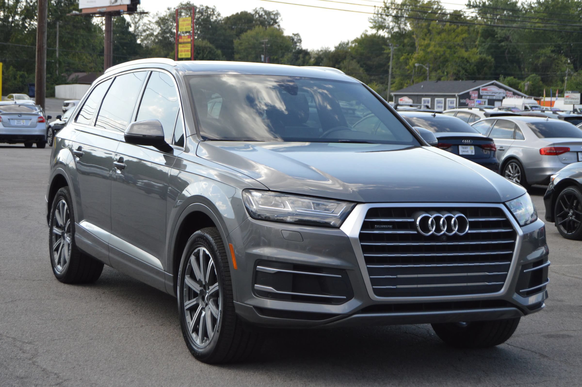 Used 2017 Audi Q7 2.0T Premium Plus w/ Premium Plus Package AWD/4WD image 2